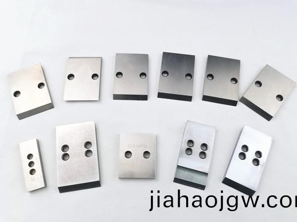 得(de)人切(qie)粒(li)刀片