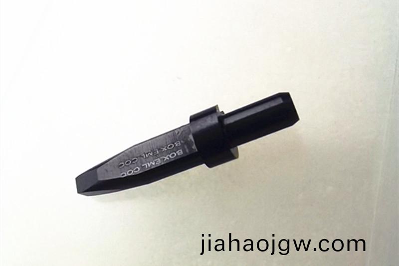 陶瓷吸嘴(zui)，鎢(wu)鋼吸(xi)嘴(zui)，定(ding)製(zhi)吸嘴(zui)，得(de)人(ren)精工定製(zhi)加(jia)工吸嘴(zui)，微(wei)孔(kong)吸嘴